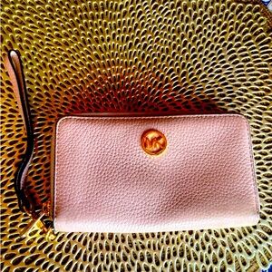 Michael kors blush wristlet wallet